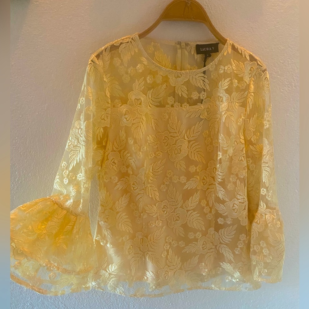 Laura V blouse